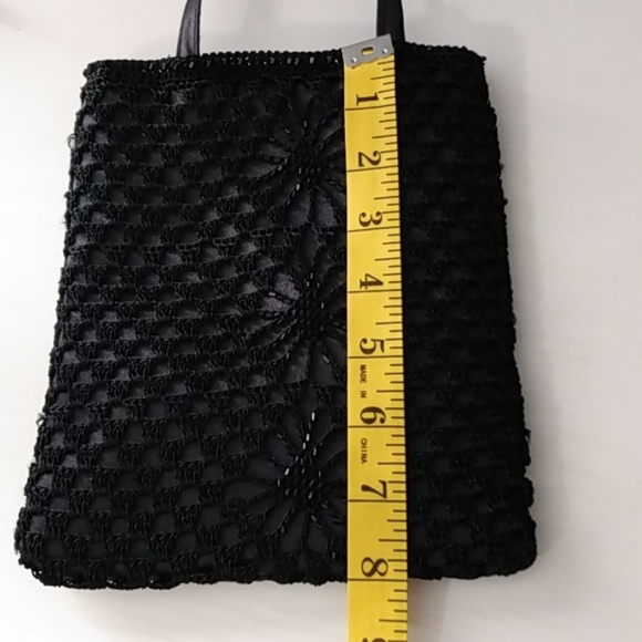 🎃 Black bag w/ beaded crochet overlaying - Picture 12 of 12
